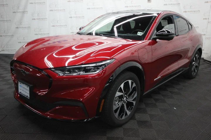 2021 Ford Mustang-Mach-e Premium's photo