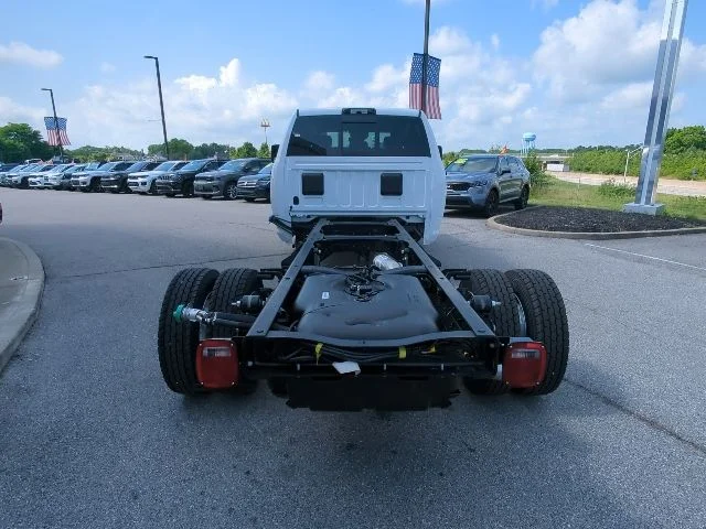 New 2026 Bright White Clearcoat RAM Tradesman image 30