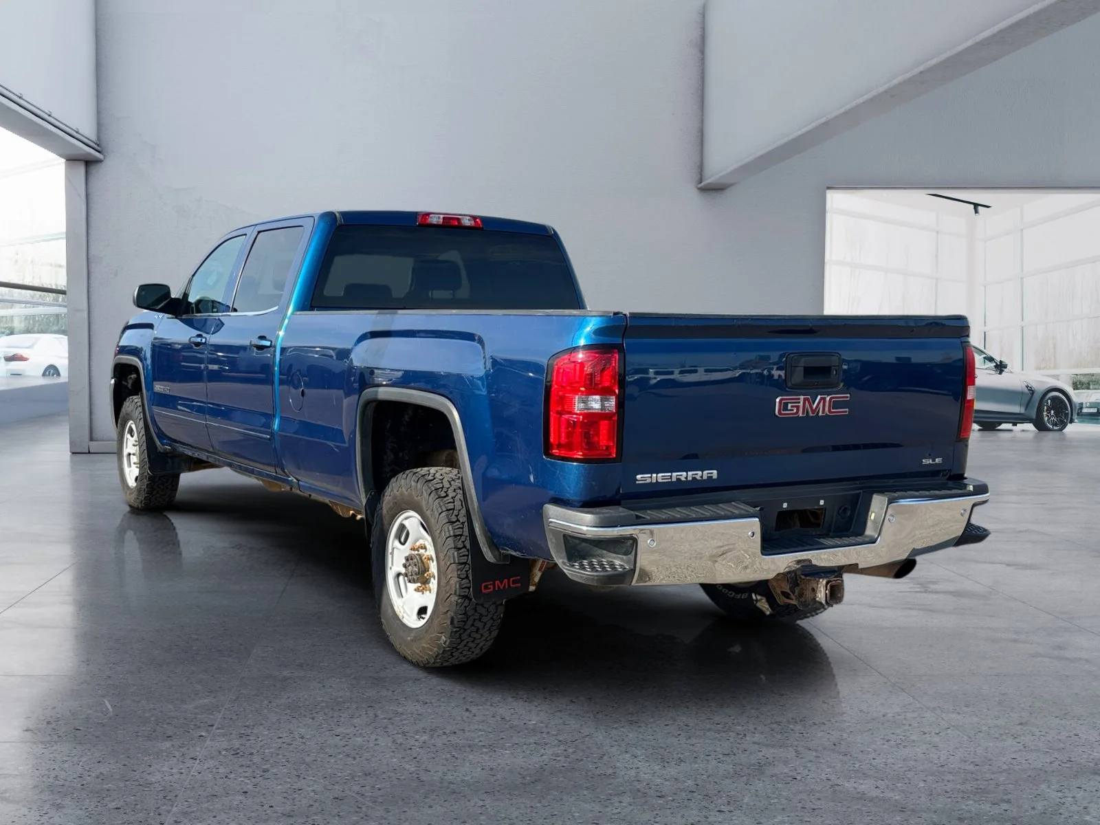 Used 2017 Blue GMC SLE image 3