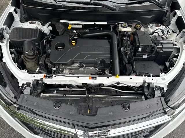 Used 2024 Summit White Chevrolet LT image 28