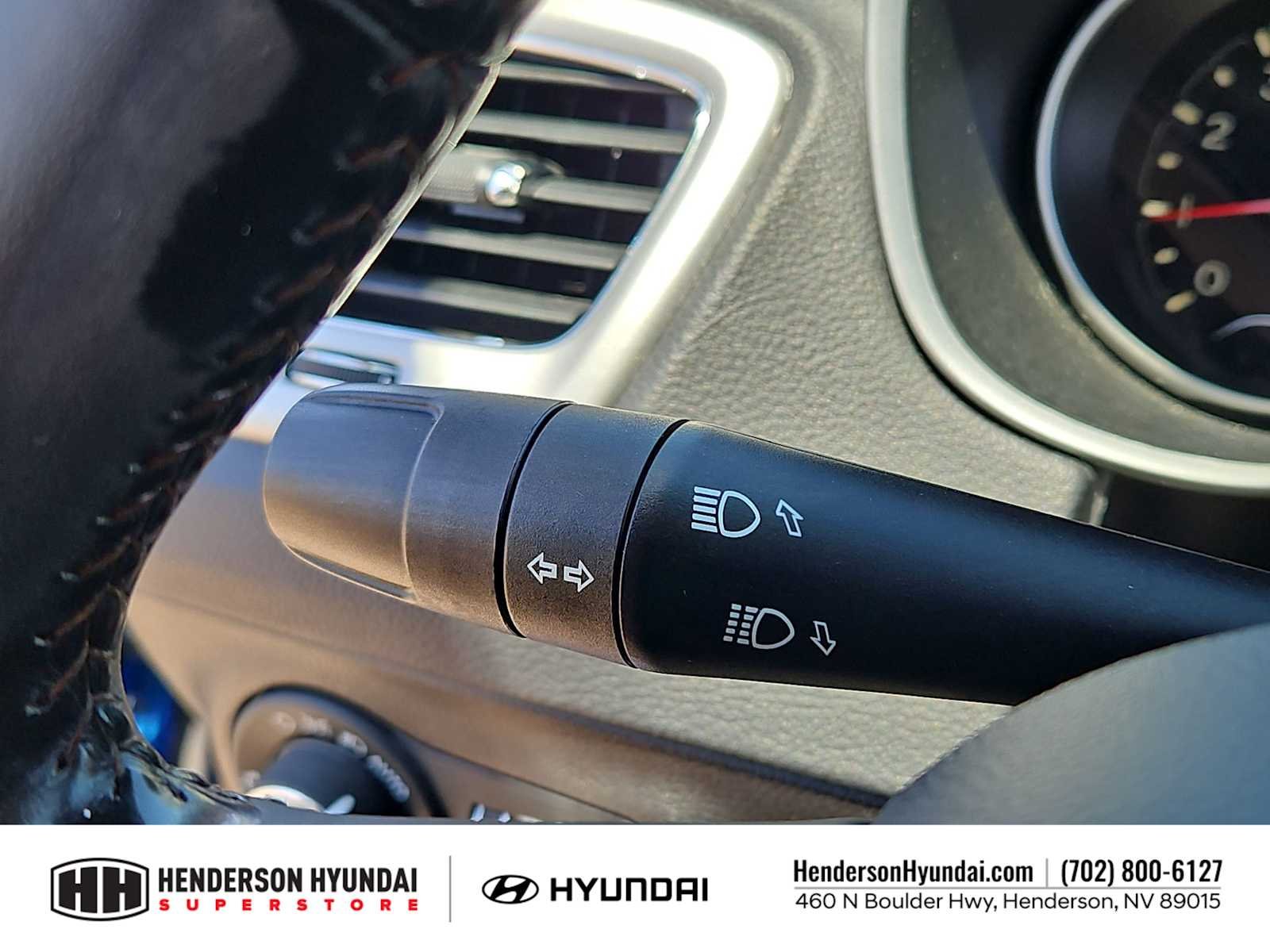 Used 2020 Laser Blue Pearlcoat Jeep Latitude image 26
