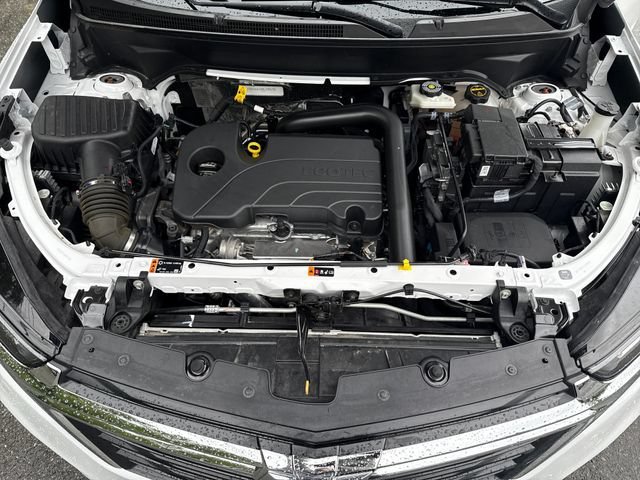 Used 2024 Summit White Chevrolet LT image 28