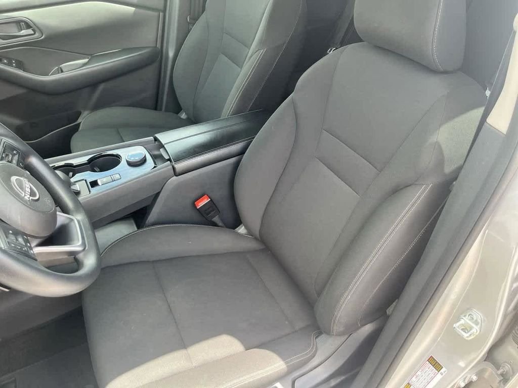 Used 2024 Silver Nissan S image 17