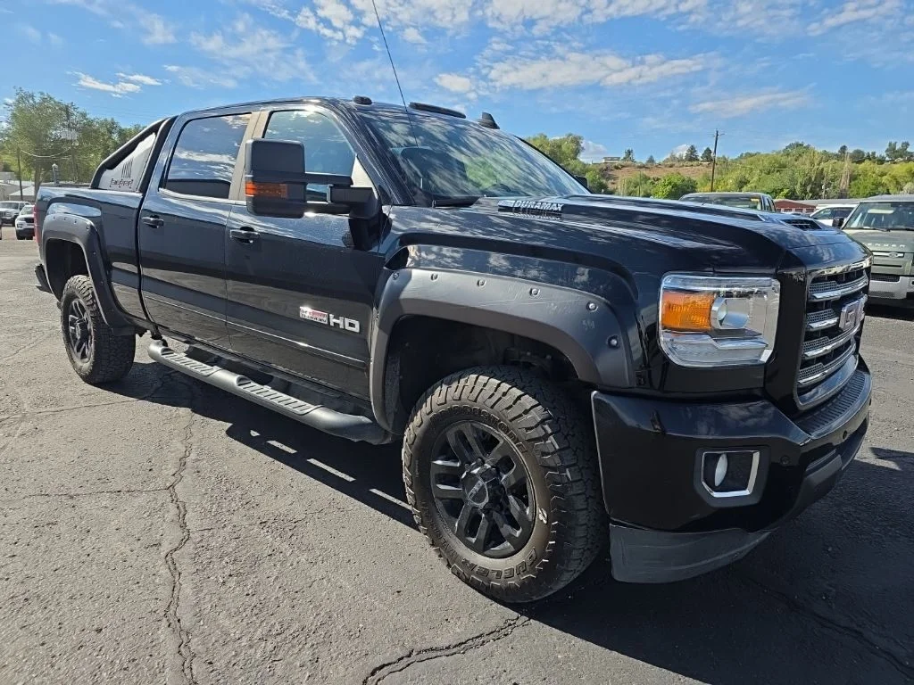 Used 2019 Black GMC SLT image 1