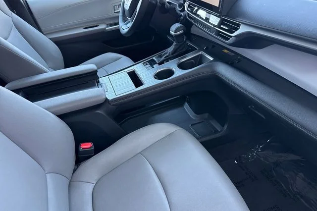 Certified Used 2026  Toyota XLE image 21