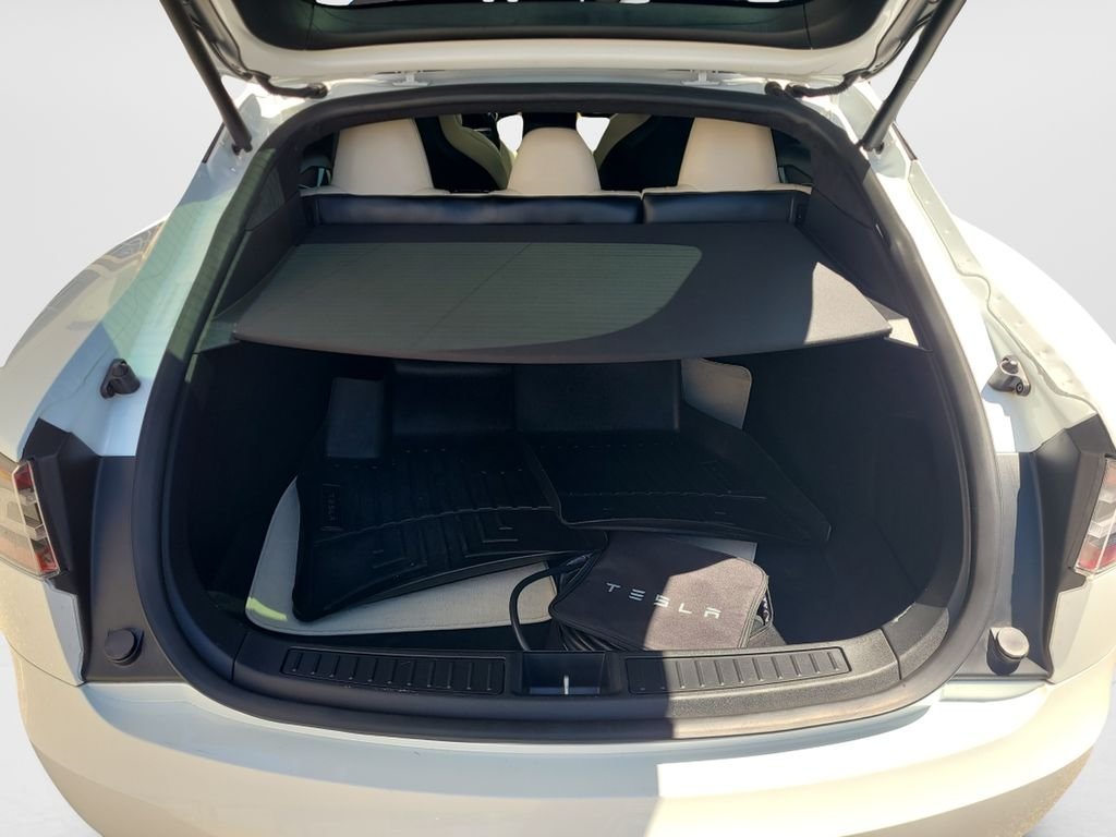 Used 2019  Tesla Performance image 9