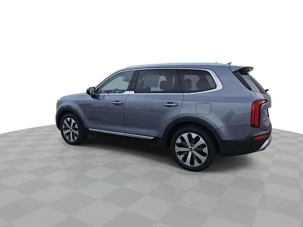 Used 2022 Silver Kia EX image 6