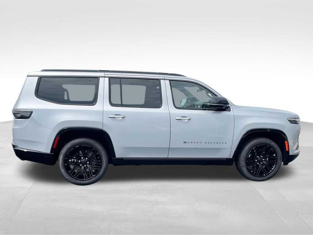 New 2026 Silver-Zynith Exterior Paint Jeep Limited Reserve image 9