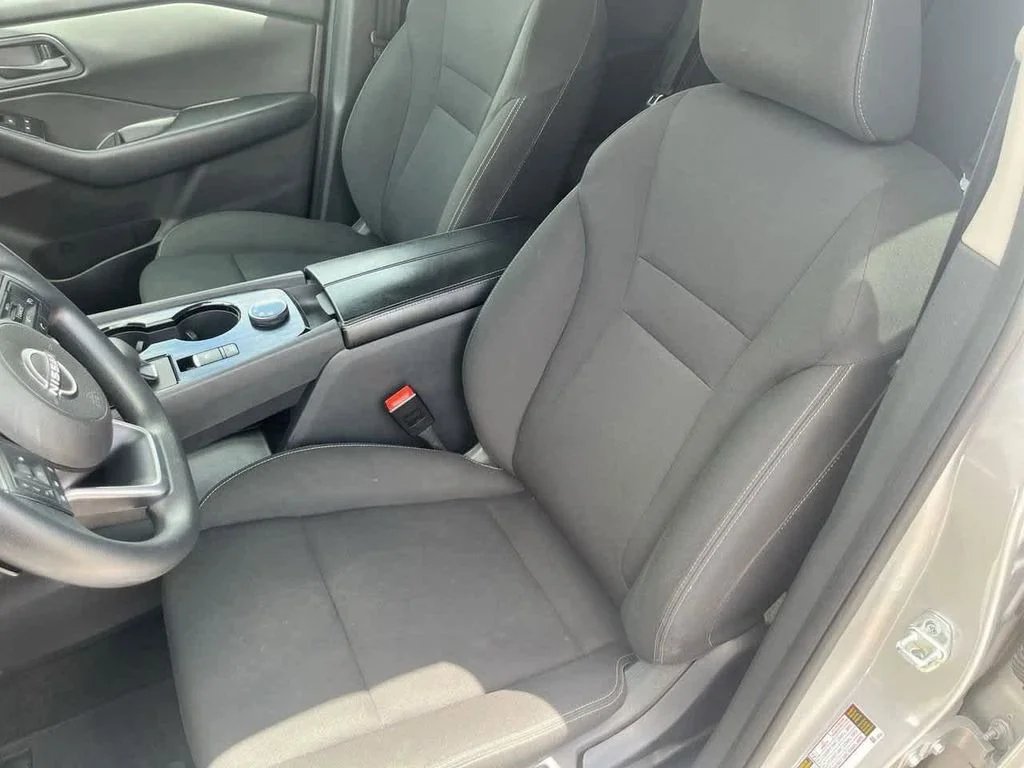 Used 2024 Silver Nissan S image 17
