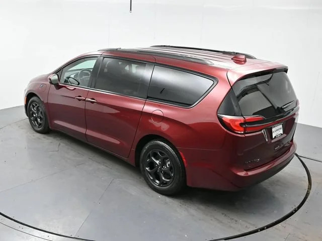 Used 2021 Velvet Red Pearlc Chrysler Hybrid Limited image 36