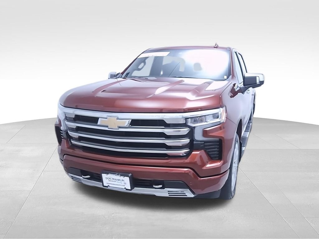 Used 2025 Red Chevrolet High Country image 4
