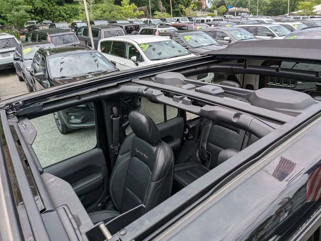 Used 2022 Black Jeep Unlimited Sahara image 22