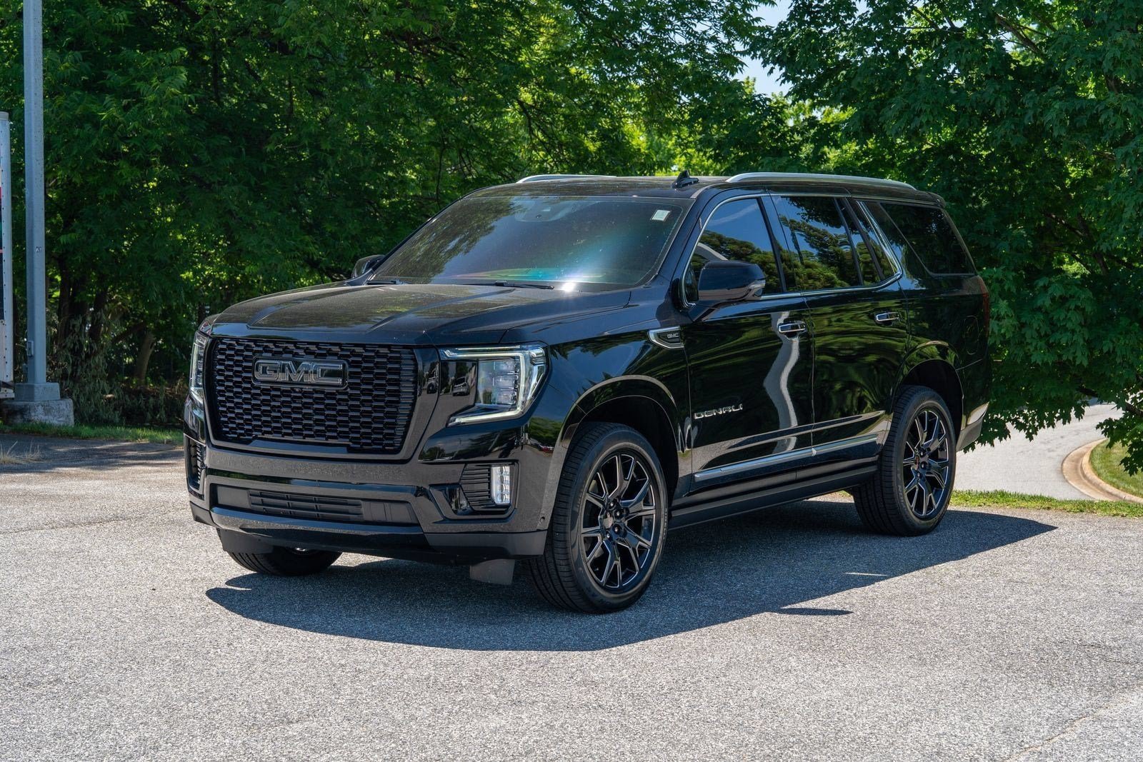 Used 2024 Onyx Black GMC Denali image 5