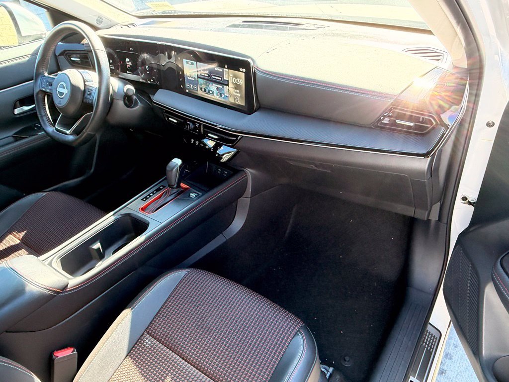 Used 2025 White Nissan SR image 14