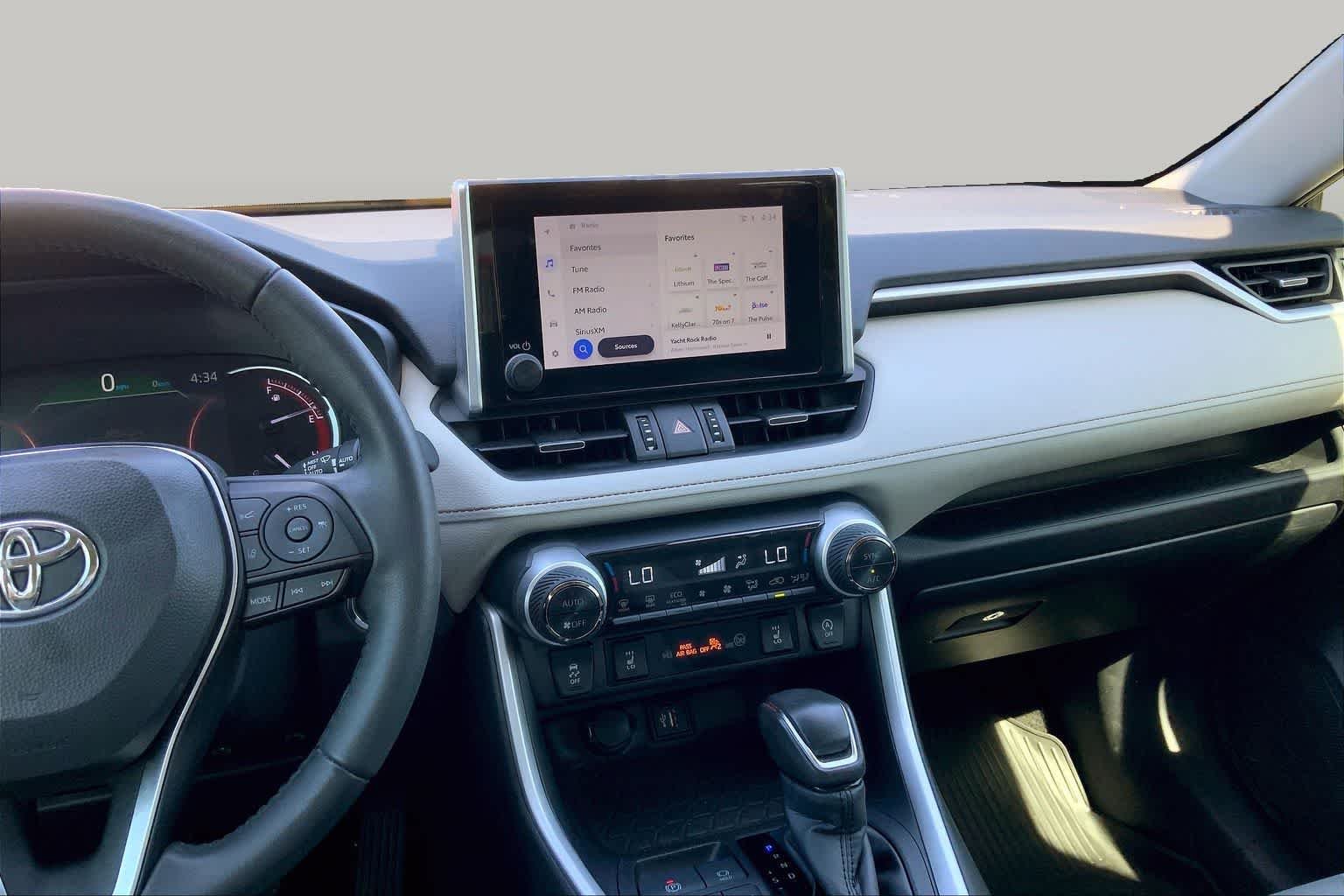 Used 2024 Silver Sky Metallic Toyota XLE Premium image 7