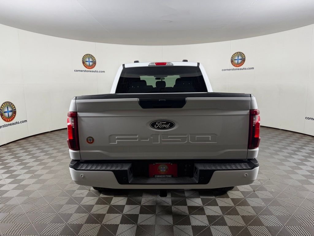 New 2026 White Ford XLT image 18