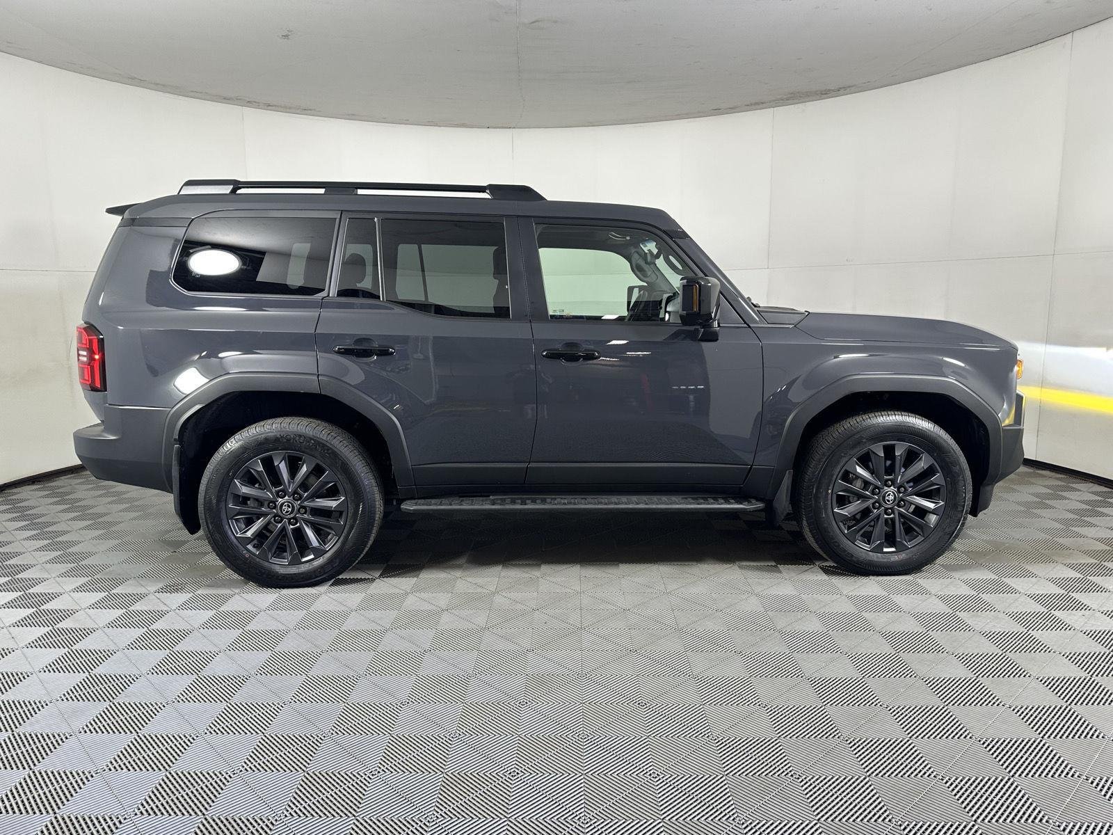 Used 2025 Underground Toyota Base image 12