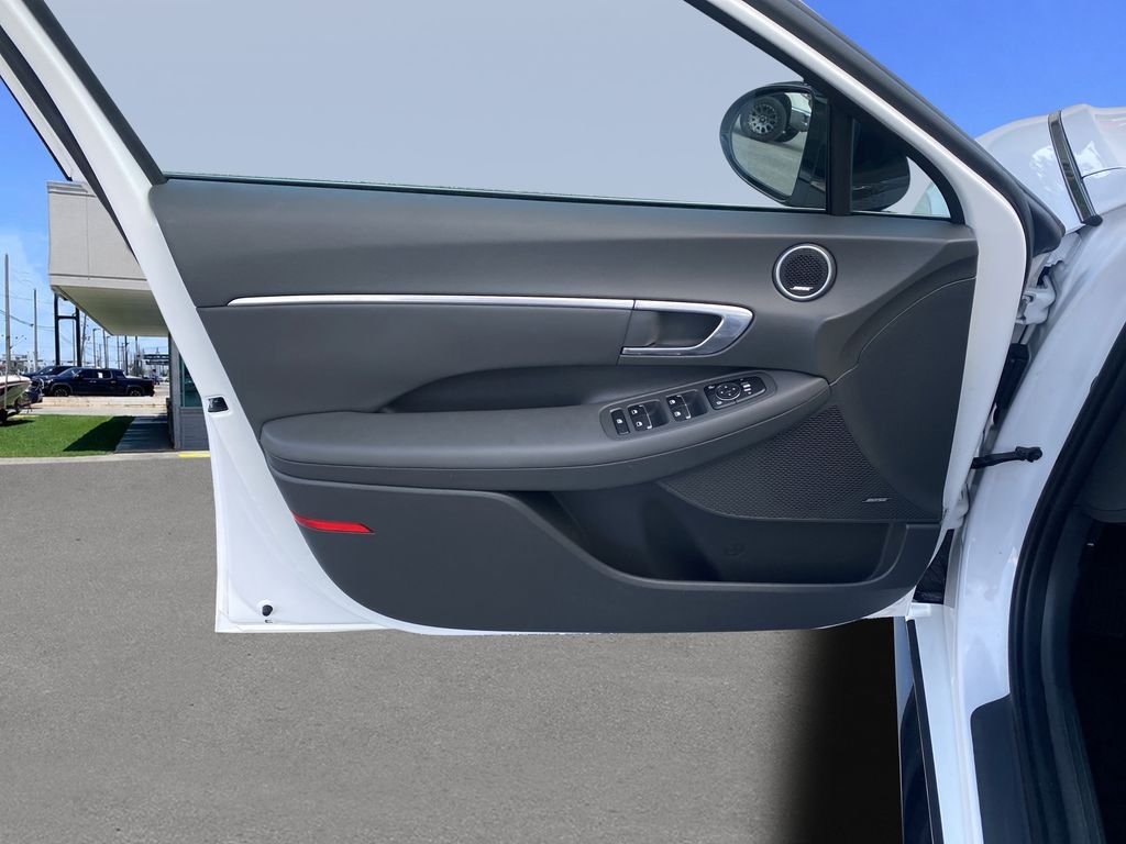 Used 2023 Serenity White Hyundai SEL Plus image 17