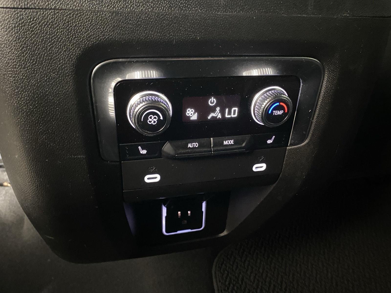 Used 2023 Onyx Black GMC Denali image 26