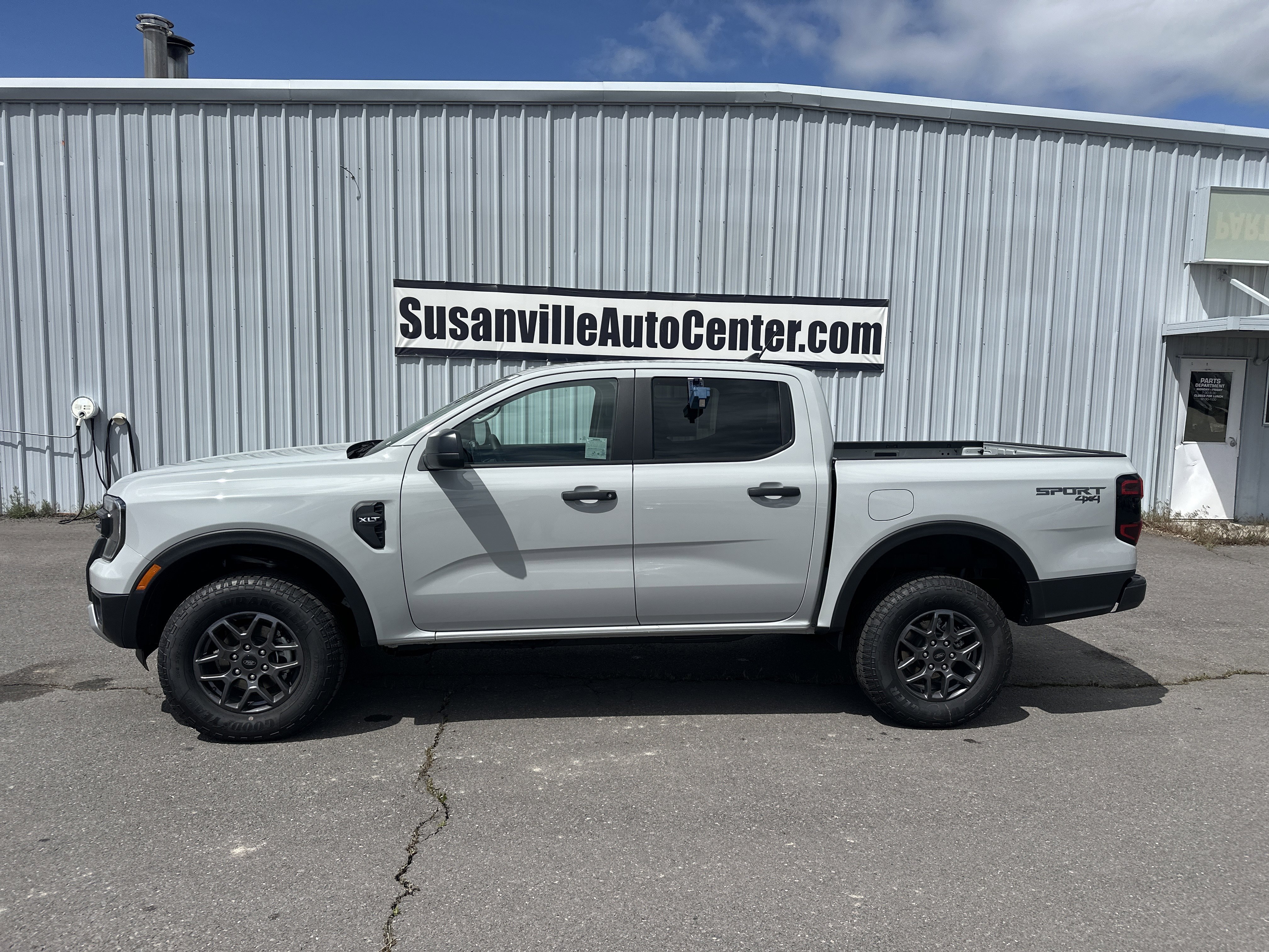 New 2026 Avalanche Ford XLT image 2
