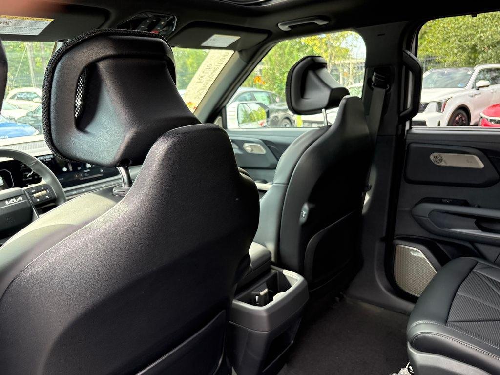 New 2027 Glacial White Pearl Kia SX image 25