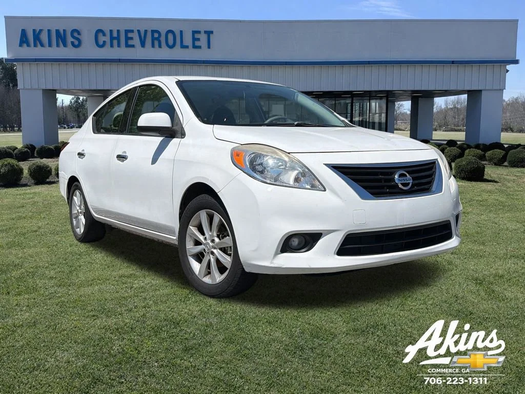 2016 Nissan Versa 1.6 S Plus CVT's photo