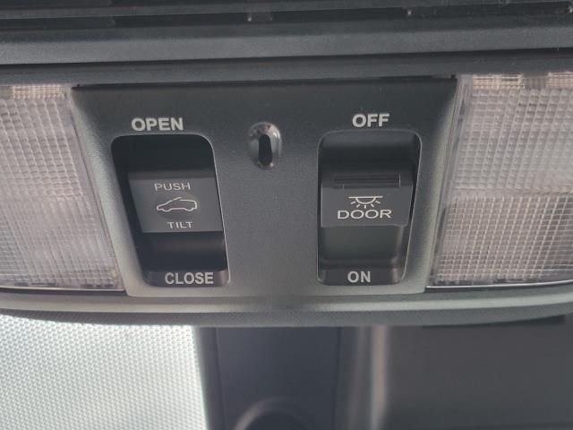 Used 2023  Honda EX-L image 33
