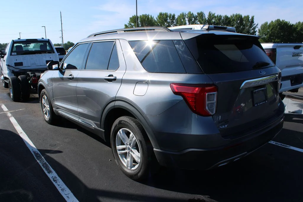 Used 2021 Gray Metallic Ford XLT image 8