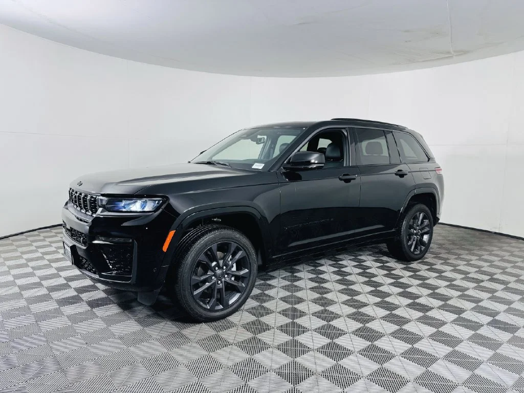 Used 2026 Black Jeep Limited Reserve image 4