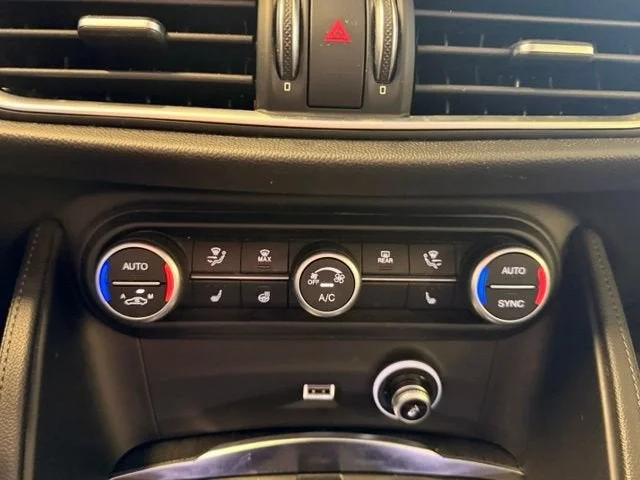Used 2020 Silverstone Gray Metallic Alfa Romeo Base image 19