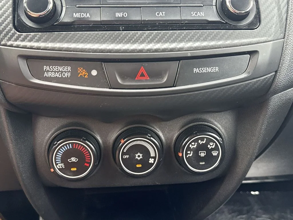 Used 2016  Mitsubishi ES image 17