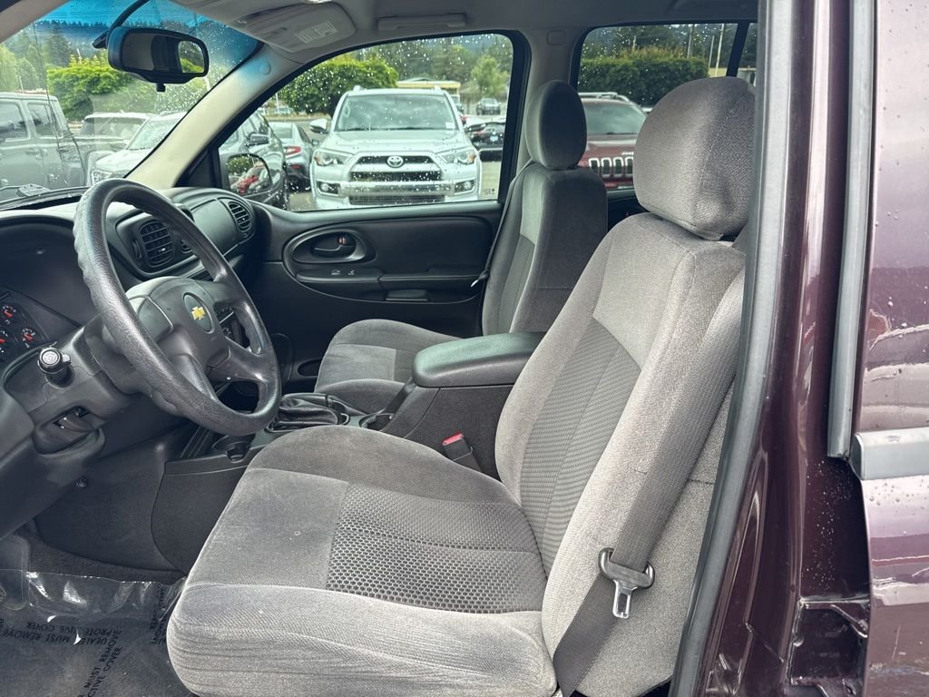 Used 2009 Red Chevrolet LT image 4
