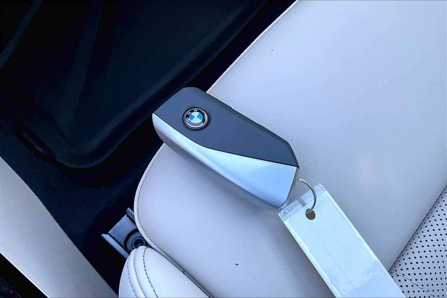 Certified Used 2025 Storm Bay Metallic BMW xDrive28i image 13