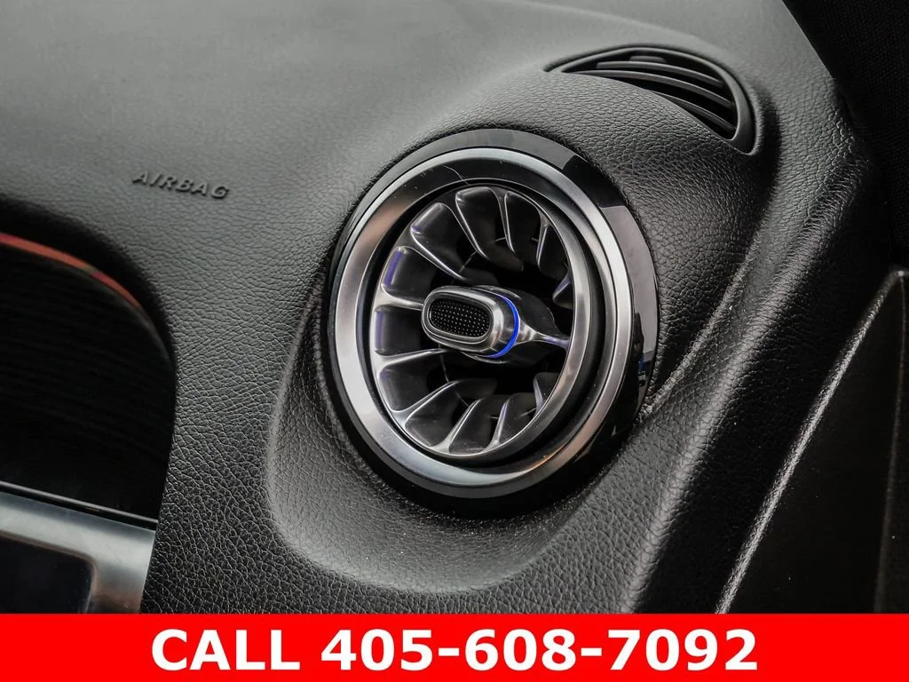 Used 2021 Blue Mercedes-Benz GLB 250 image 17