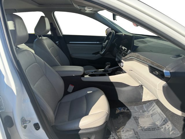 Used 2023 White Nissan 2.5 SL image 30