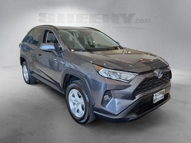 Used 2019 Magnetic Gray Metallic Toyota XLE image 2