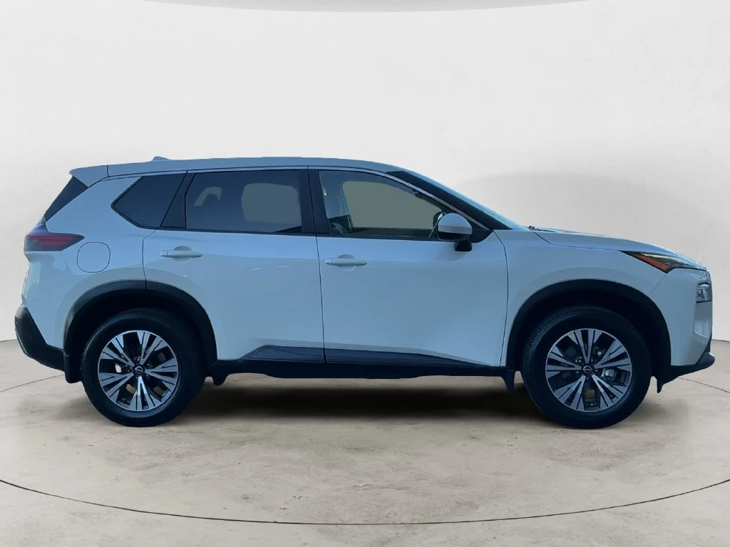 Used 2023 White Nissan SV image 7