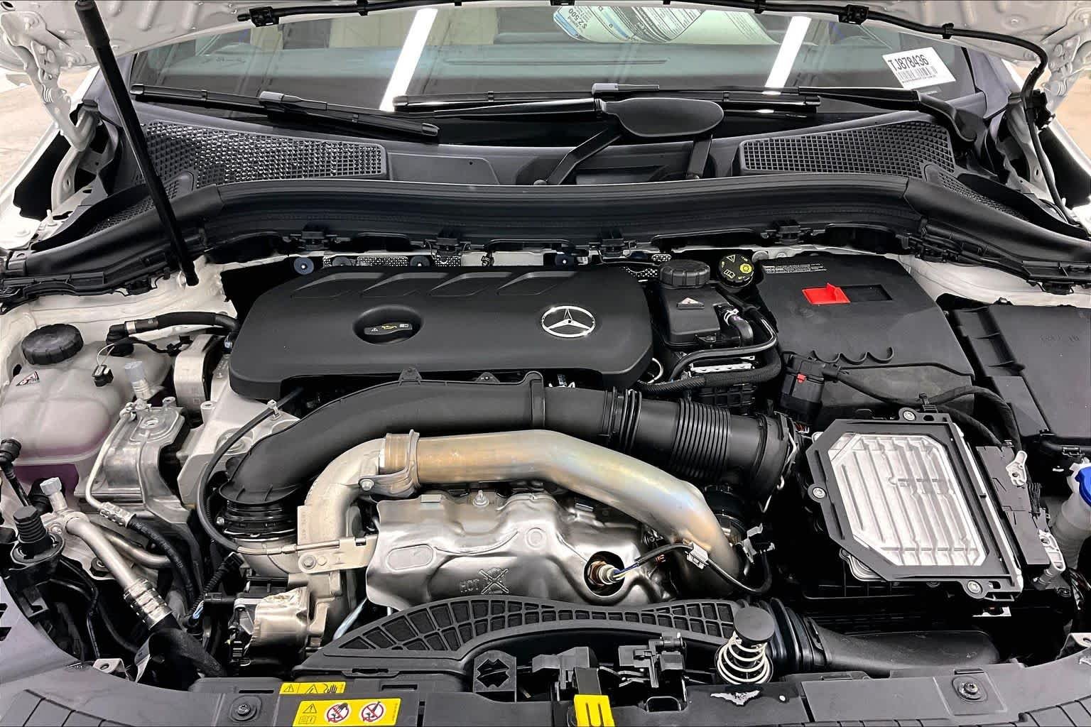 New 2026 Polar White Mercedes-Benz GLA 250 image 16
