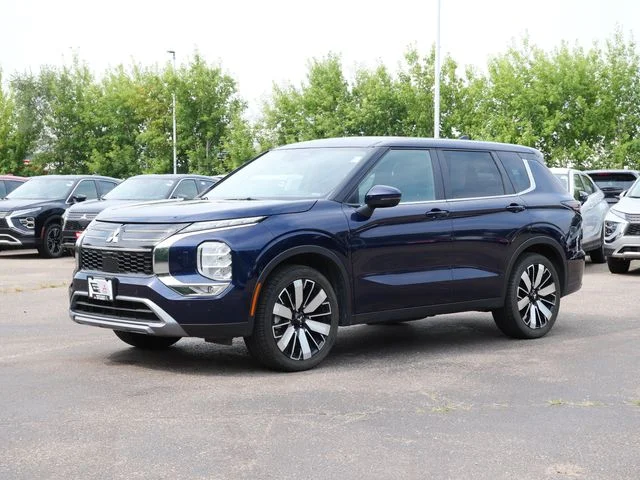 Certified 2025 Mitsubishi Outlander SE with VIN JA4J4VA82SZ021127 for sale in White Bear Lake, Minnesota