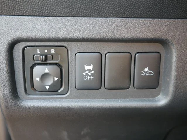 Used 2024 Wine Red Metallic Mitsubishi ES image 17