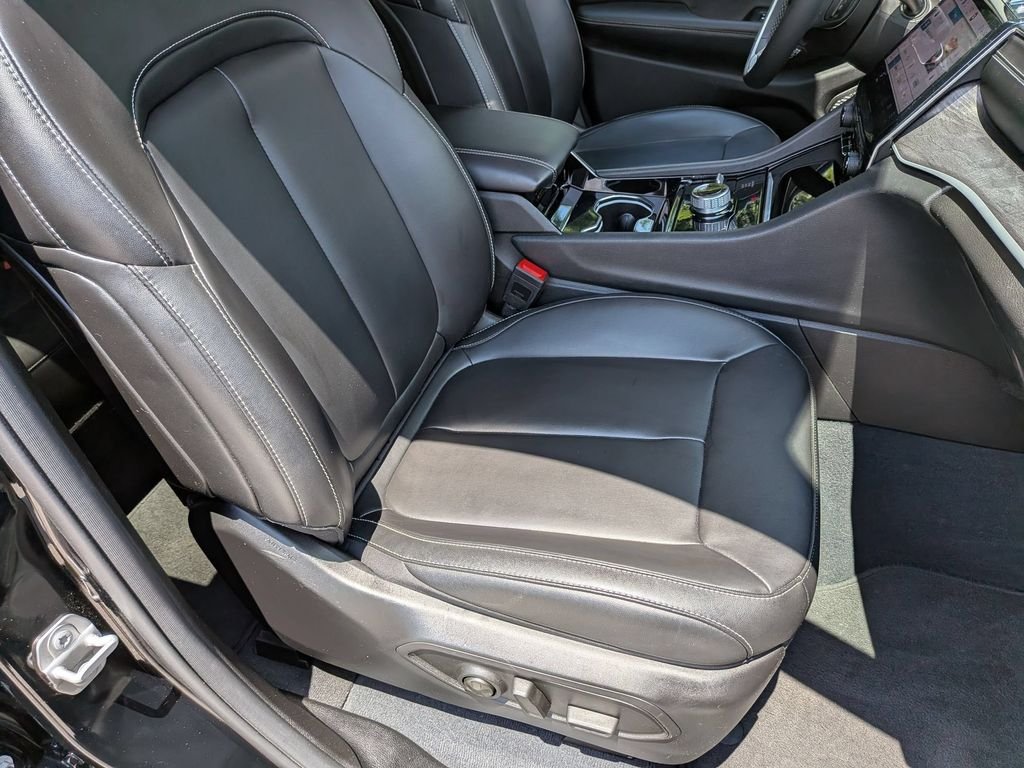 Used 2023 Black Jeep Limited image 27