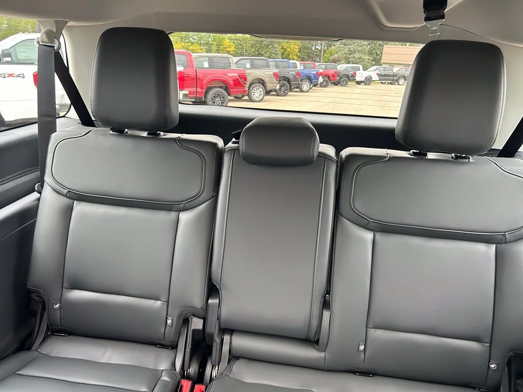 New 2027 Bronze Fire Metallic Tinted Clearcoat Ford MAX Active image 11