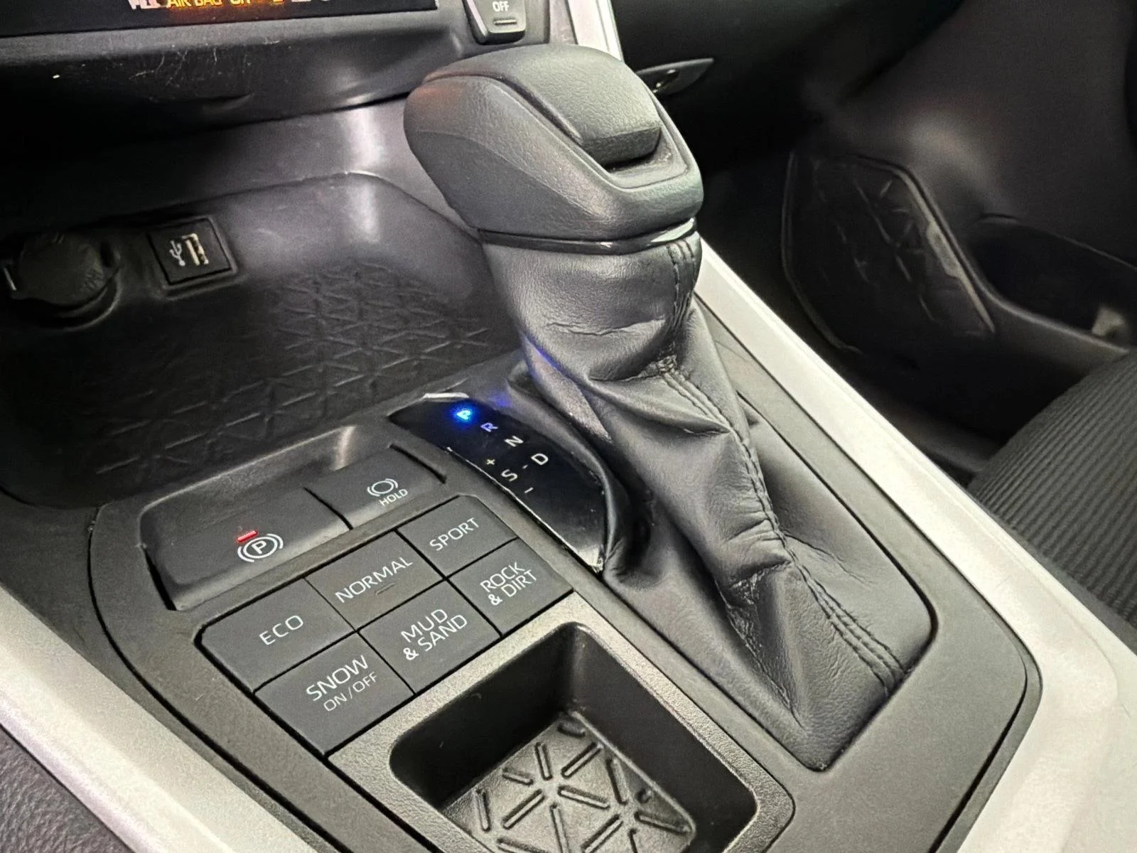 Used 2023 Silver Toyota LE image 30