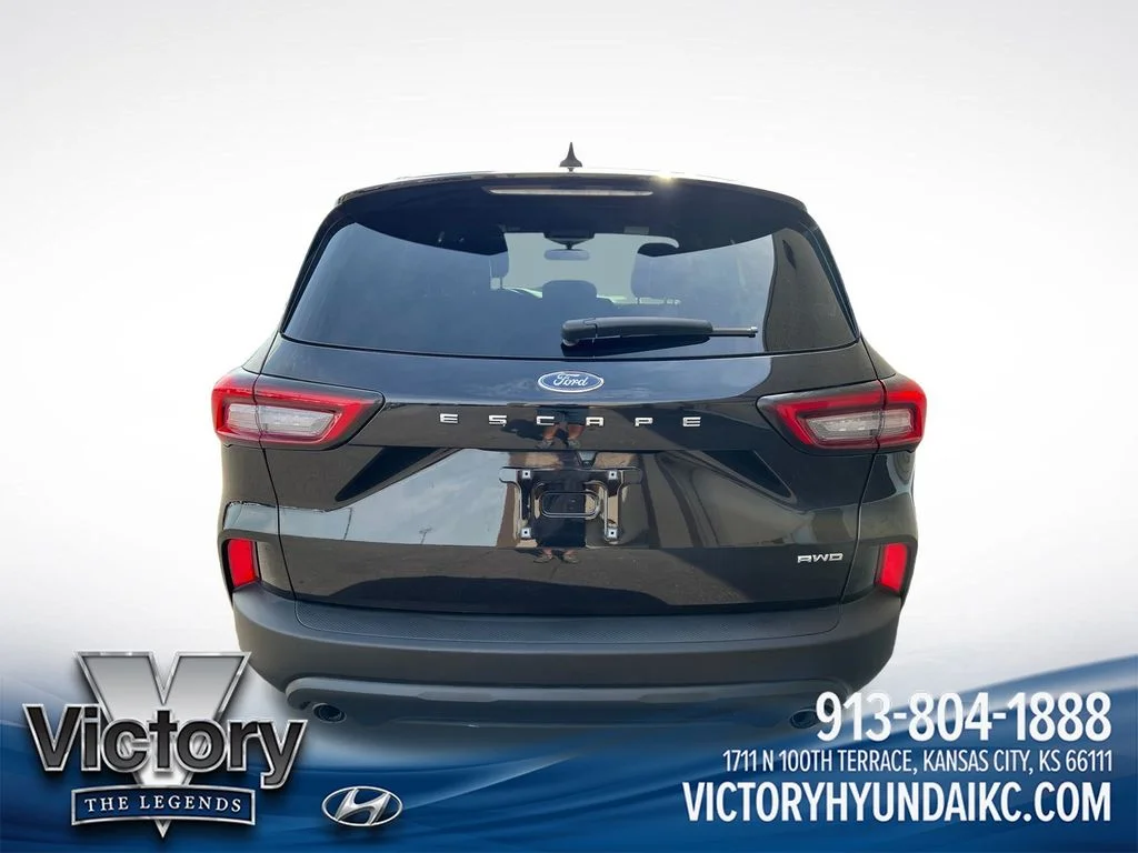 Used 2025 Black Ford ST-Line Select image 4