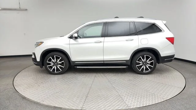 Used 2021 White Honda Touring image 5
