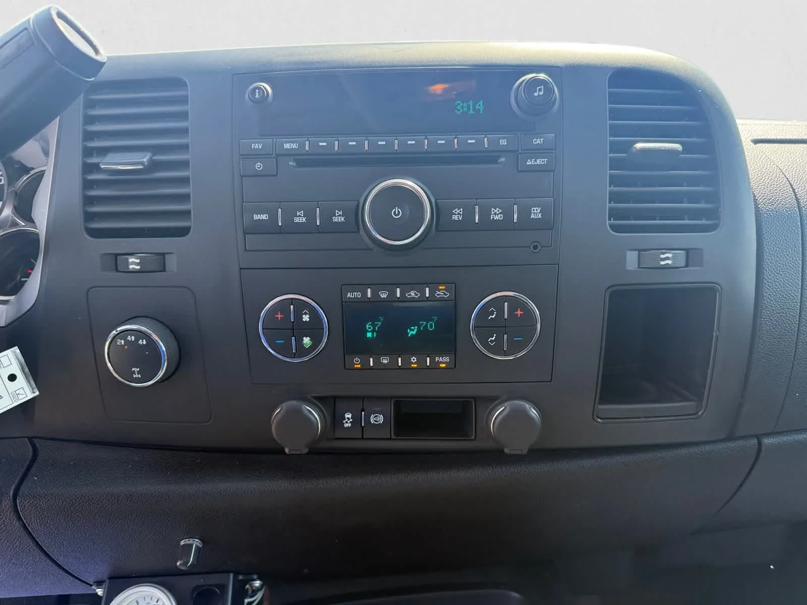 Used 2012 Summit White Chevrolet LT image 17