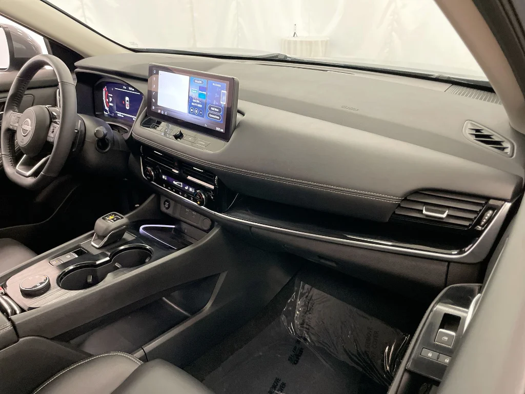Used 2024 GRAY Nissan SL image 28
