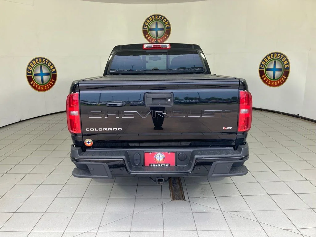 Used 2022 Black Chevrolet Z71 image 21