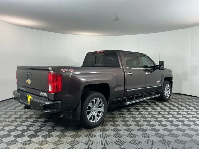 Used 2016 Autumn Bronze Chevrolet High Country image 4