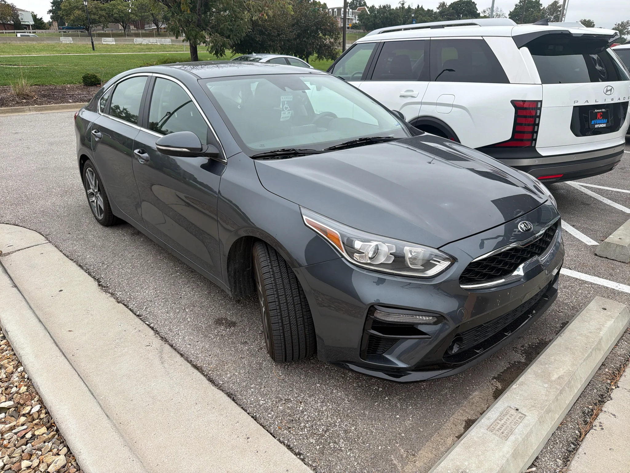 Used 2019 Gravity Grey Kia EX image 9